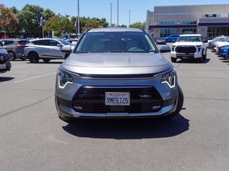 Used 2024 Kia Niro EX Touring FWD video 2