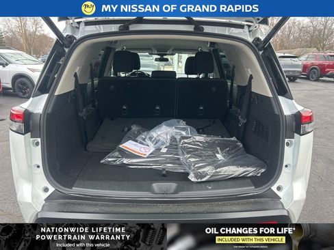 New 2026 Nissan Pathfinder SV image 22