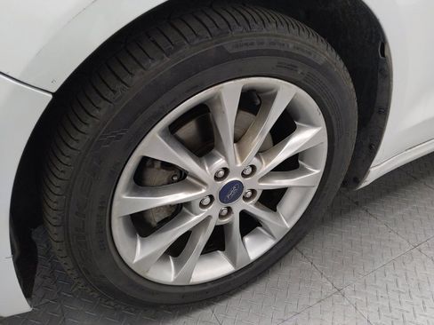 Used 2017 Ford Fusion SE image 31