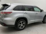 Used 2016 Toyota Highlander XLE image 2