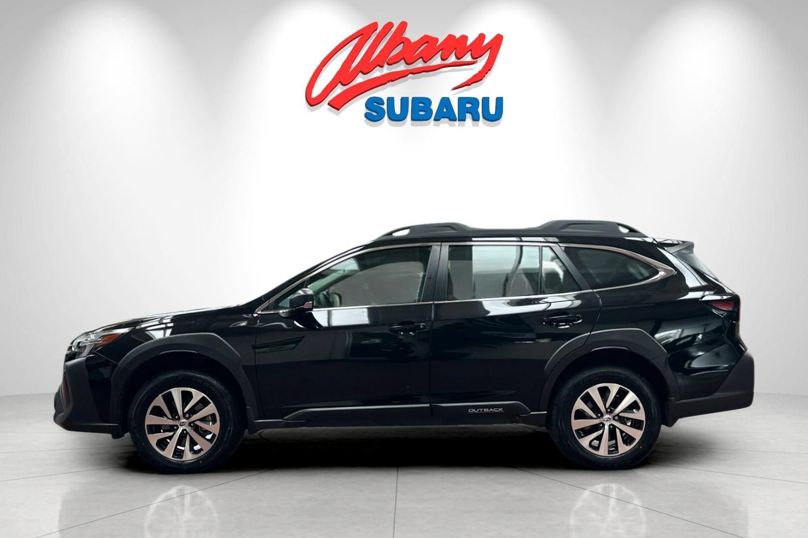 Used 2025 Subaru Outback AWD/4WD image 8
