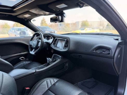 Used 2015 Dodge Challenger SRT w/ Technology Group image 24