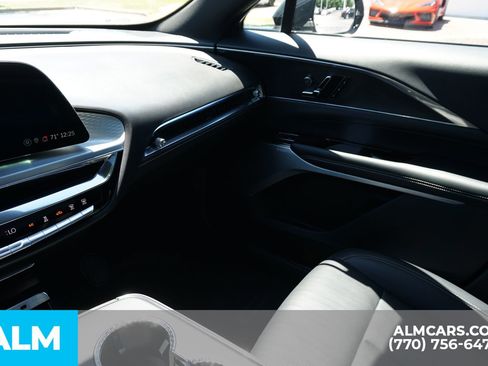 Used 2024 Cadillac Lyriq Luxury AWD/4WD image 47