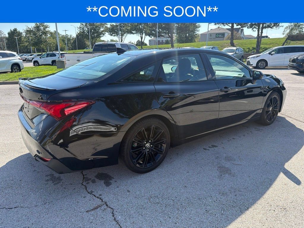 Used 2022 Toyota Avalon XSE FWD image 6