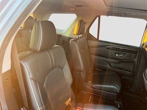 Used 2025 Honda Pilot Elite image 29