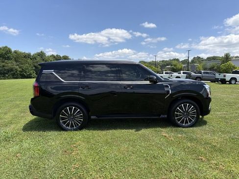 Certified 2025 Nissan Armada Platinum Reserve AWD/4WD image 6