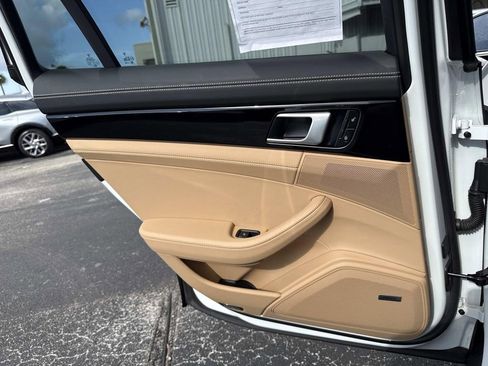 Used 2018 Porsche Panamera 4 image 13