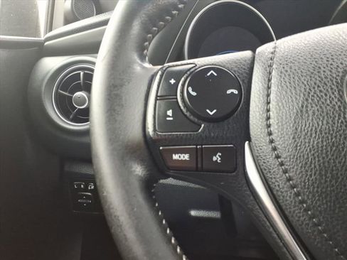 Used 2018 Toyota Corolla iM image 17