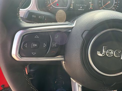 Used 2025 Jeep Wrangler Sahara image 26