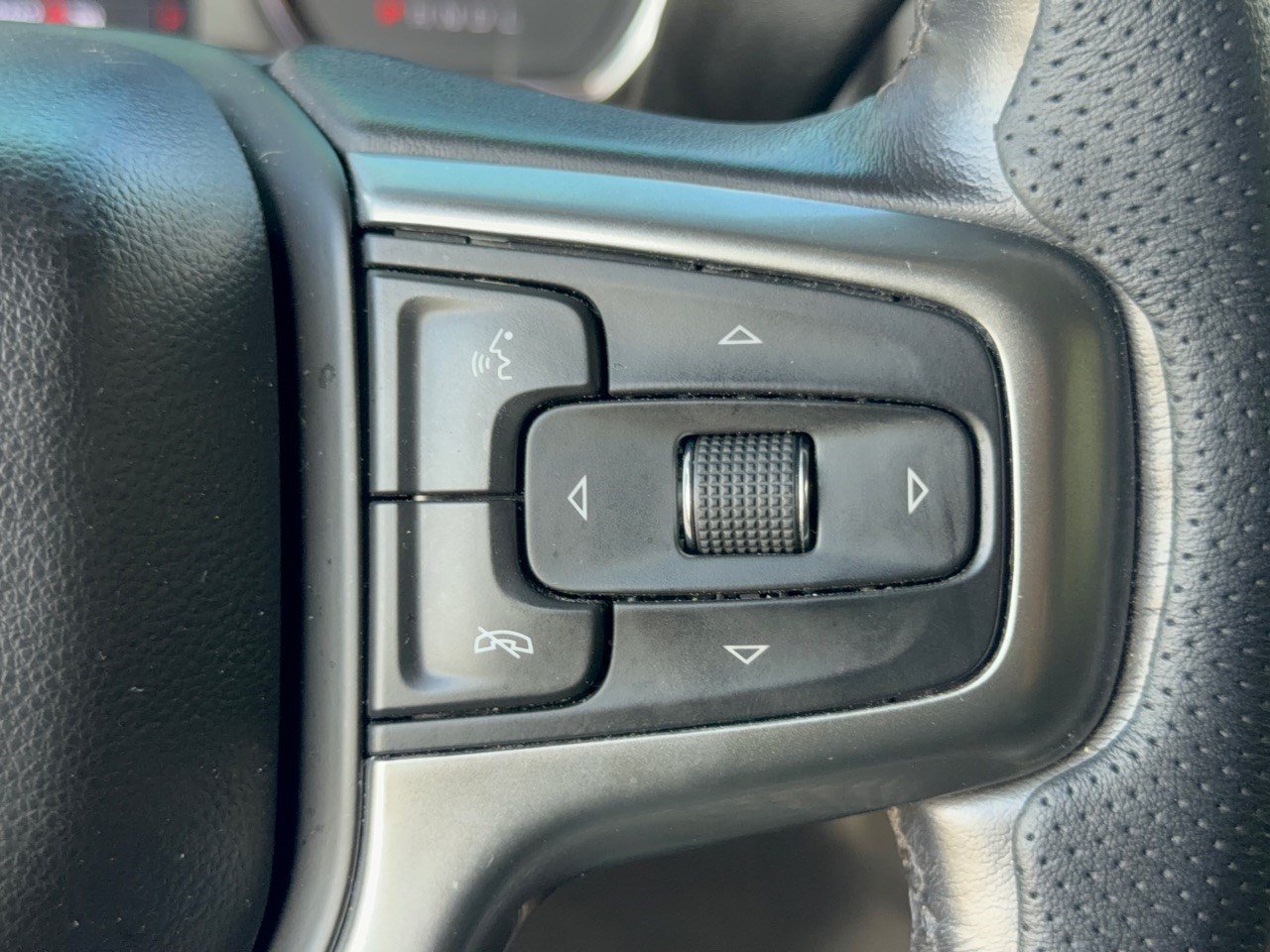 Used 2022 Chevrolet Silverado 1500 RST w/ Convenience Package II AWD/4WD image 19