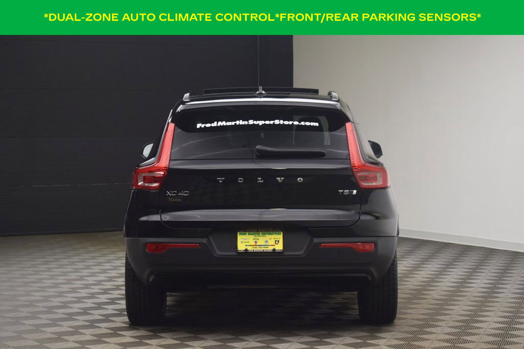 Used 2021 Volvo XC40 T5 R-Design w/ Climate Package AWD/4WD image 6