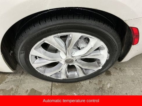 Used 2017 Chrysler Pacifica Limited w/ UConnect Theater Package image 13