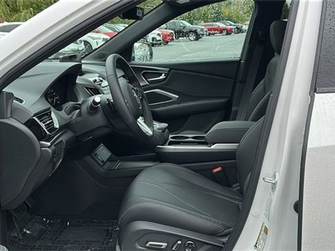 Used 2025 Acura RDX SH-AWD image 10