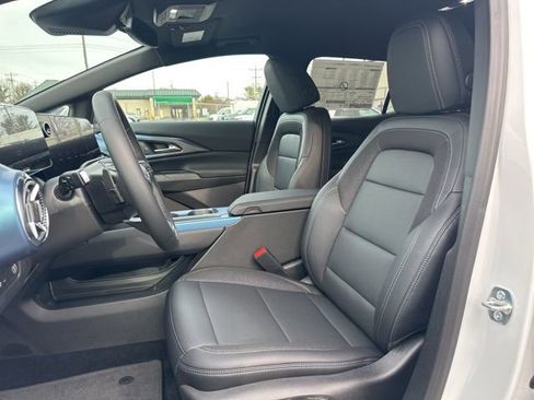 New 2026 Chevrolet Equinox EV LT image 9