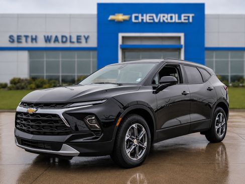 New 2025 Chevrolet Blazer LT w/ Convenience Package FWD image 4
