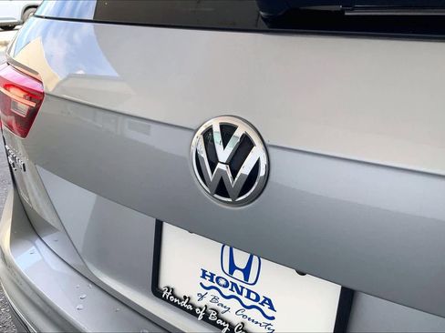 Used 2021 Volkswagen Tiguan SEL FWD image 33