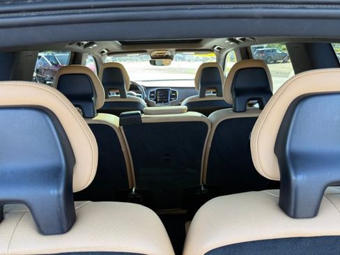Used 2018 Volvo XC90 T6 Momentum w/ Convenience Package AWD/4WD image 25