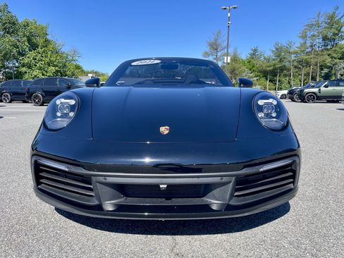 Used 2021 Porsche 911 Carrera RWD image 2