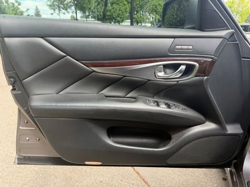 Used 2012 INFINITI M35 w/ Premium Pkg RWD image 10