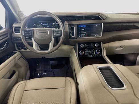 Used 2021 GMC Yukon Denali w/ Denali Premium Package AWD/4WD image 17