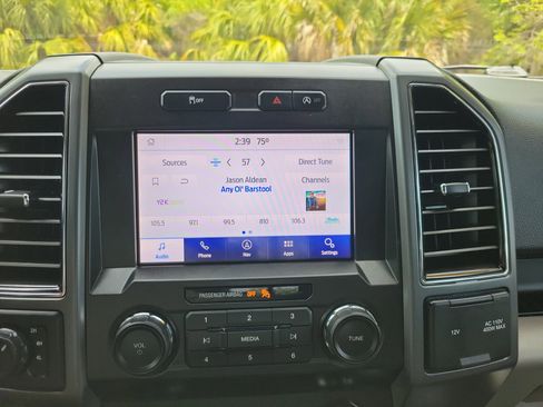 Used 2020 Ford F150 XLT w/ Equipment Group 302A Luxury AWD/4WD image 23
