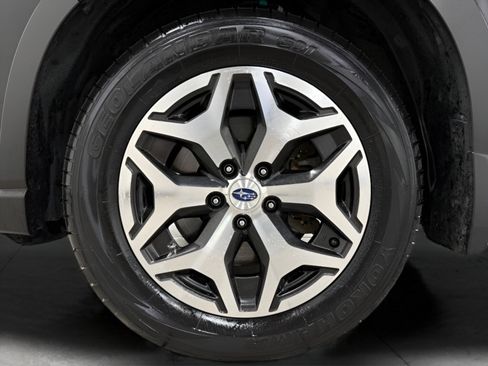 Used 2023 Subaru Forester Premium image 20