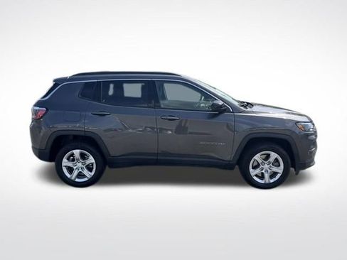 Used 2024 Jeep Compass Latitude AWD/4WD image 12
