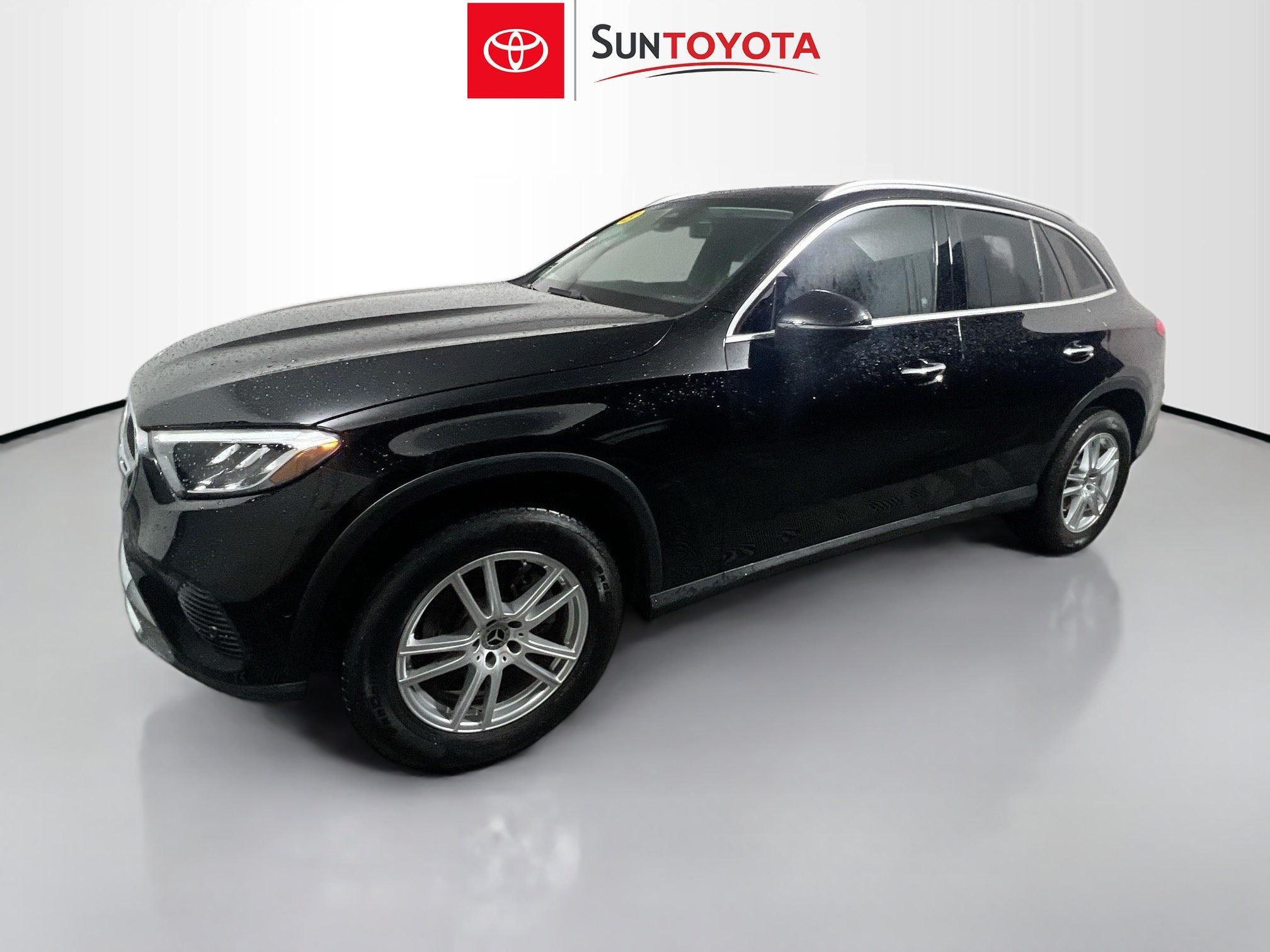 Used 2023 Mercedes-Benz GLC 300 4MATIC w/ Exclusive Trim Package image 9