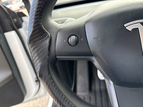 Used 2020 Tesla Model Y Performance image 15