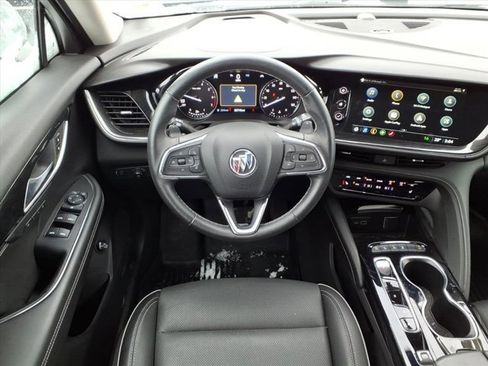 Used 2023 Buick Envision Essence image 7
