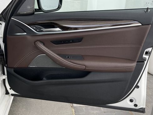 Used 2021 BMW 540i image 19