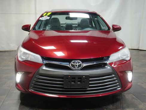 Used 2017 Toyota Camry XLE w/ Moonroof Package image 8