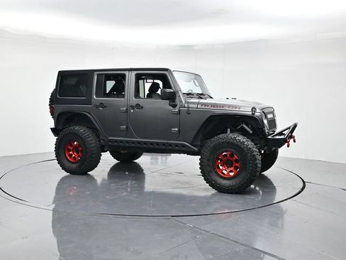 Used 2017 Jeep Wrangler Unlimited Rubicon AWD/4WD image 3