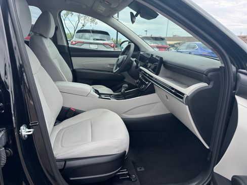 Used 2025 Hyundai Tucson SEL FWD image 18