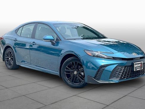 Used 2025 Toyota Camry SE w/ Convenience Package AWD/4WD image 3