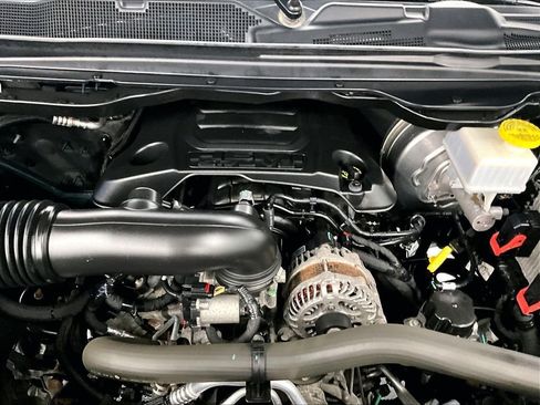 Used 2019 RAM 1500 Laramie AWD/4WD image 33