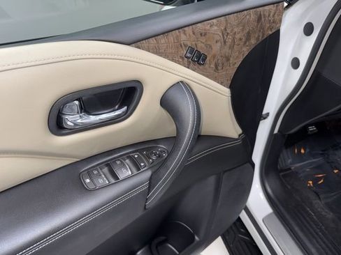 Used 2024 INFINITI QX80 Premium Select w/ Cargo Package image 14