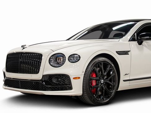 Used 2023 Bentley Flying Spur W12 image 8