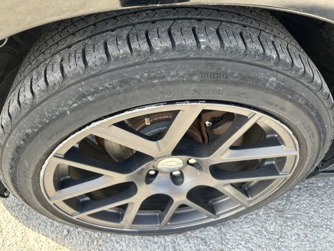 Used 2018 Chrysler 300 Limited RWD image 14