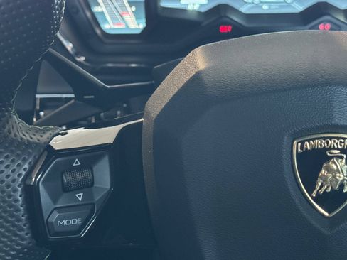 Used 2020 Lamborghini Aventador SVJ AWD/4WD image 28