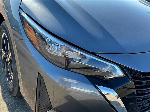 Used 2025 Nissan Sentra SV w/ All-Weather Package FWD image 19