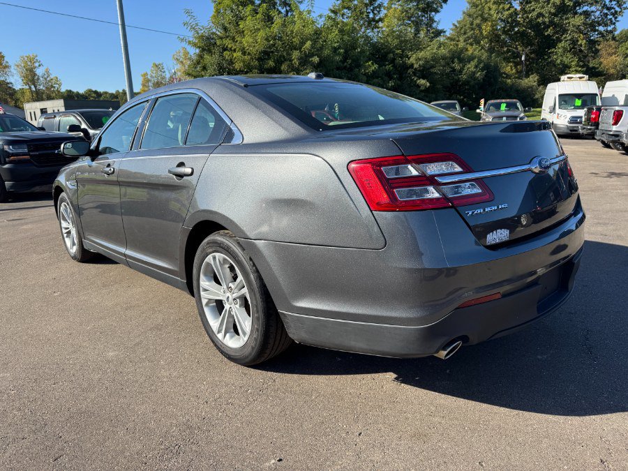 Used 2018 Ford Taurus SE FWD image 3