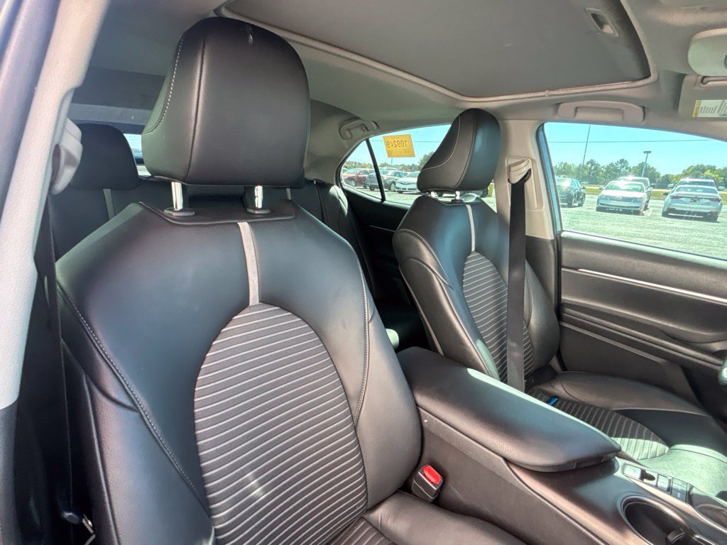 Used 2021 Toyota Camry SE w/ Audio Upgrade Package FWD image 19