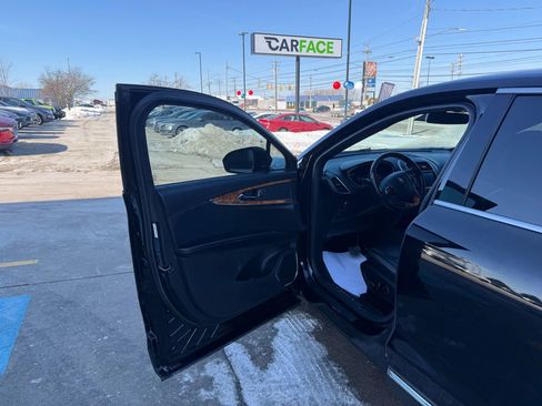 Used 2016 Lincoln MKX Reserve w/ Climate Package image 19