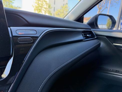 Used 2022 Toyota Camry SE image 39