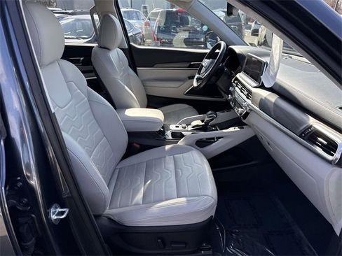 Used 2021 Kia Telluride SX w/ SX Prestige Package image 9