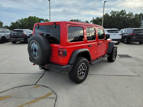 Used 2025 Jeep Wrangler Unlimited Rubicon w/ Convenience Group AWD/4WD image 5