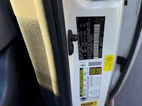 Used 2015 Toyota Sienna XLE image 25