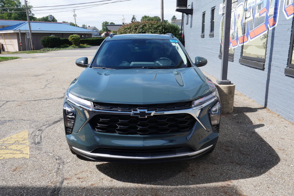 Used 2025 Chevrolet Trax LT w/ Driver Confidence Package FWD image 23