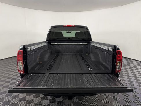 Used 2010 Nissan Frontier SE RWD image 8